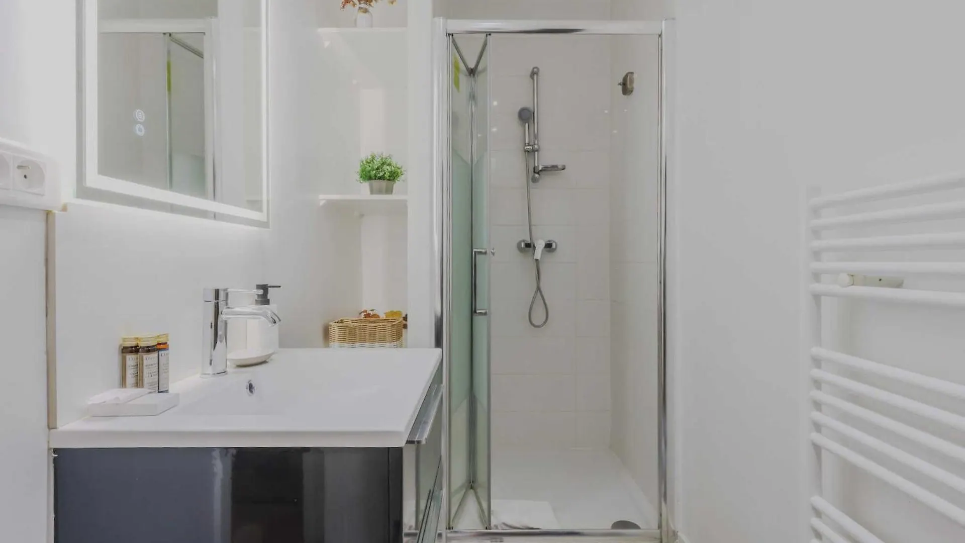 Charming - 1bd-4p - Gare Du Nord Apartment *