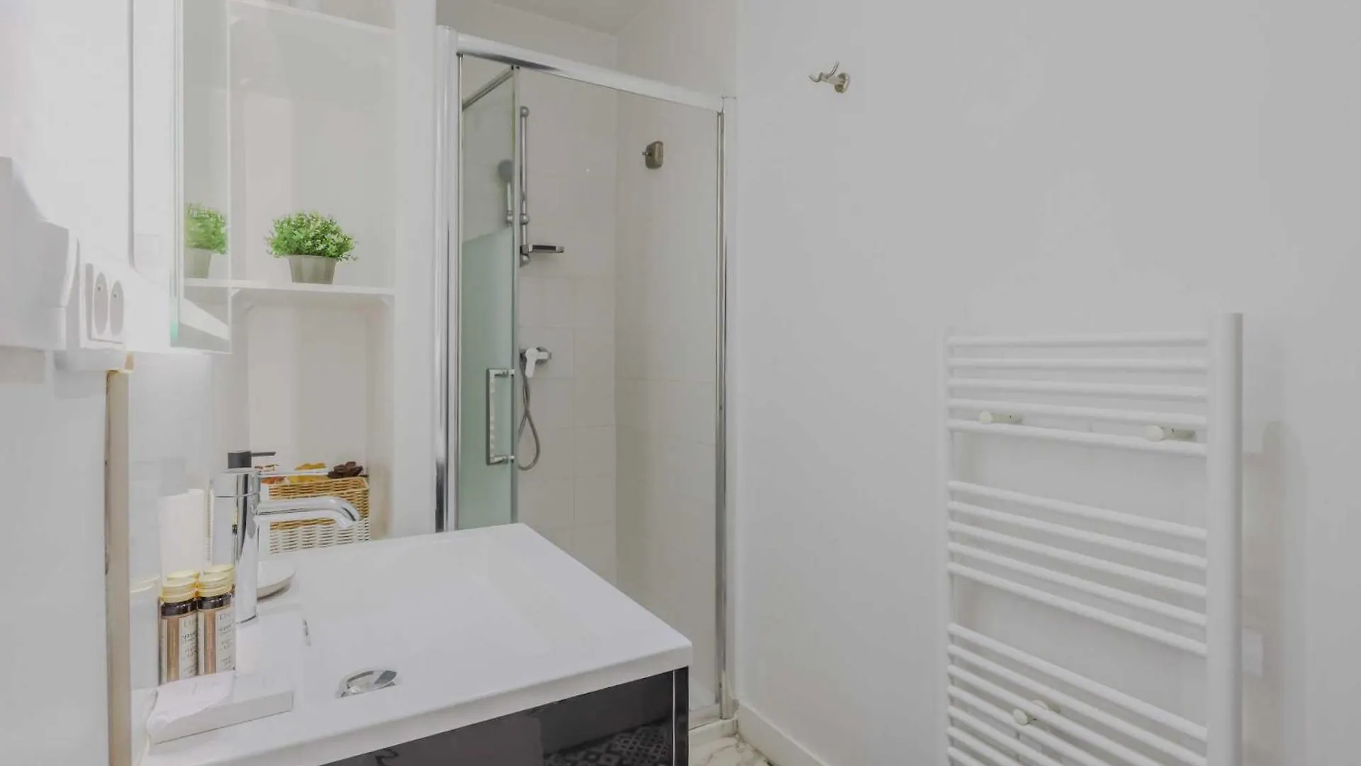 Charming - 1bd-4p - Gare Du Nord Апартаменты *